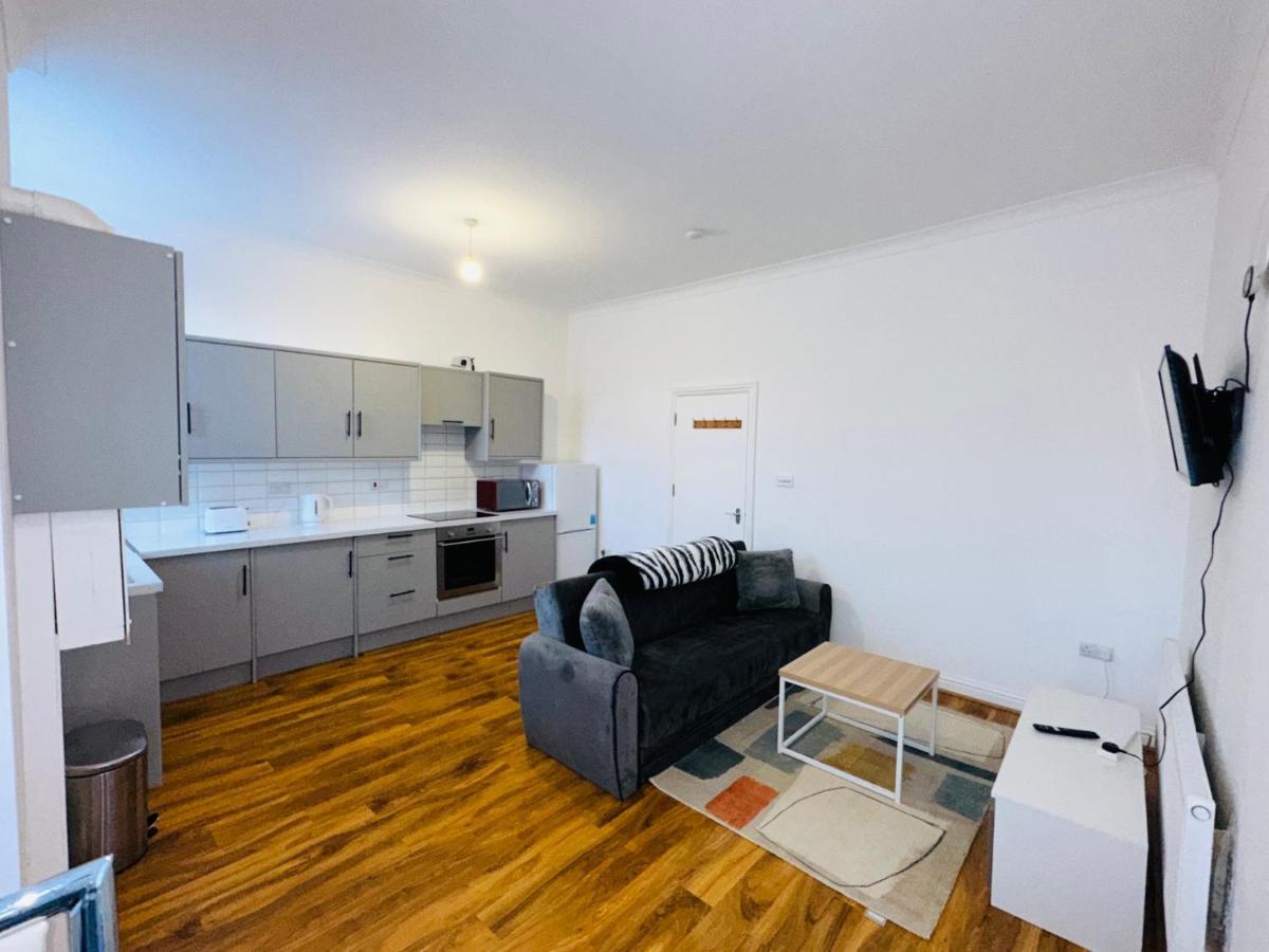 Newly Refurbished Two Bedrooms Flat St Leonards-on-Sea Exterior photo